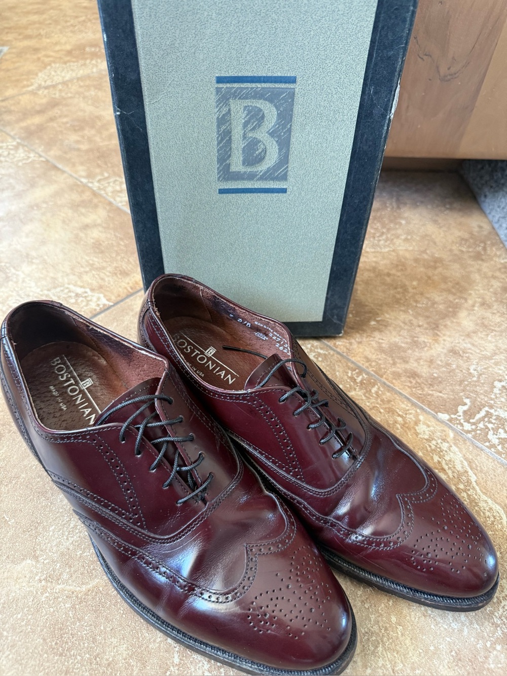 Bostonian Douglas Monarch Burgundy Wing Tip Leather Oxford Dress Shoes Men 9 D/B